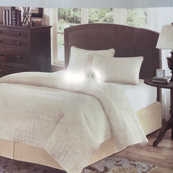 Hamtpon Hill 3 Piece QUEEN Coverlet Set Velvet Touch Quilted Ivory - Picture 10 of 10